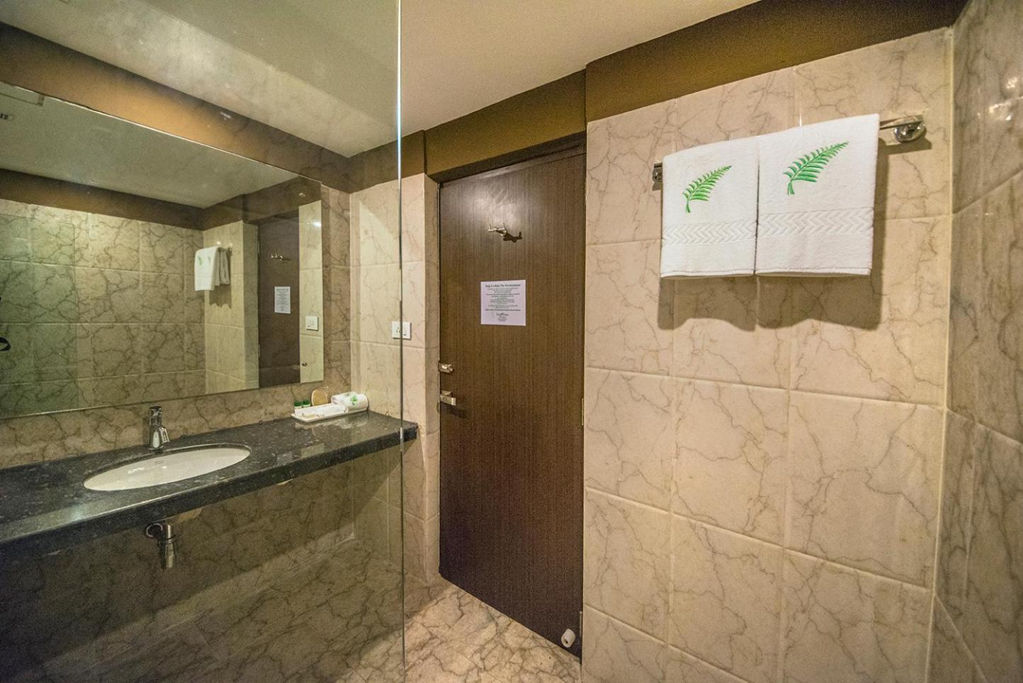 Hotel The Fern Residency Calcutta Extérieur photo
