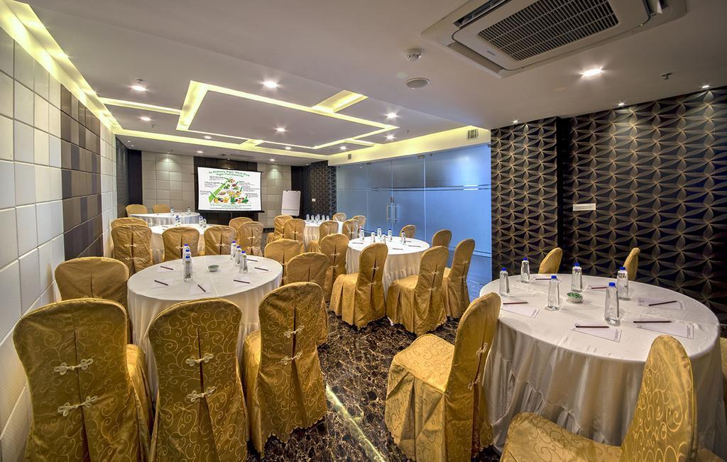 Hotel The Fern Residency Calcutta Extérieur photo