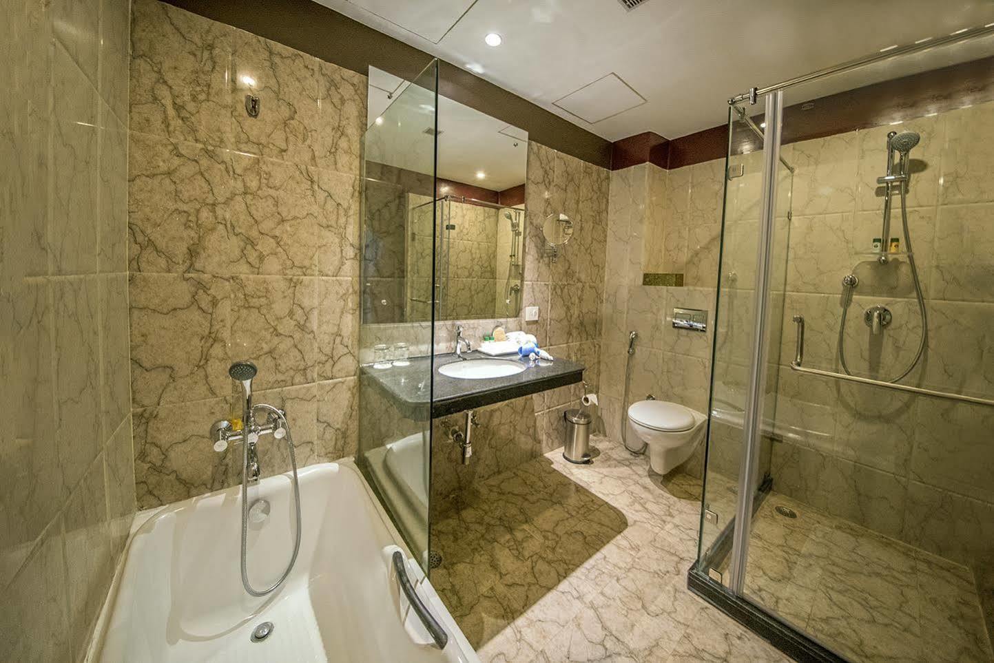 Hotel The Fern Residency Calcutta Extérieur photo